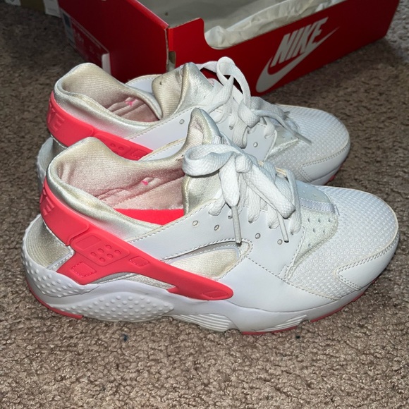 Nike Huarache Shoes. - Picture 6 of 6